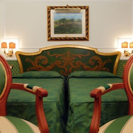فندق رومافي  فندق جيوليو سيزار الغرفة الصورة